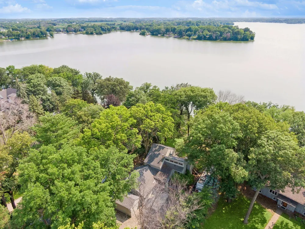 24150 E Cedar Lake Drive New Prague, MN 56071