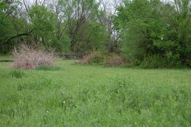 B STREET Henryetta, OK 74437