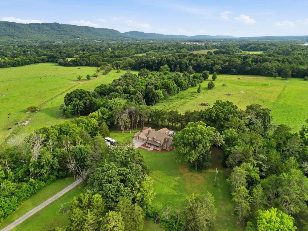 7914 Mahan Gap Road Ooltewah, TN 37363