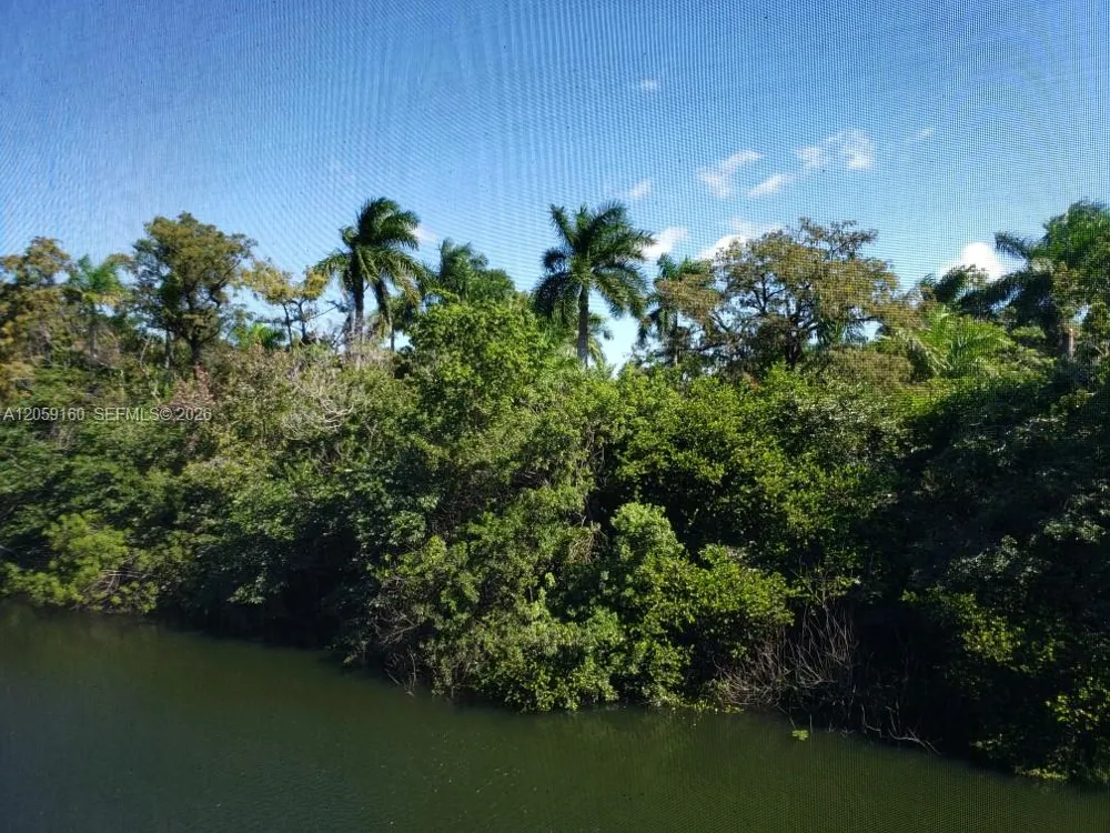 120 Royal Park Dr #2D Oakland Park, FL 33309