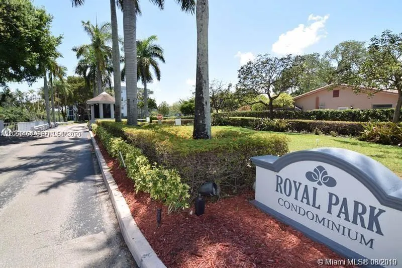 120 Royal Park Dr #2D Oakland Park, FL 33309