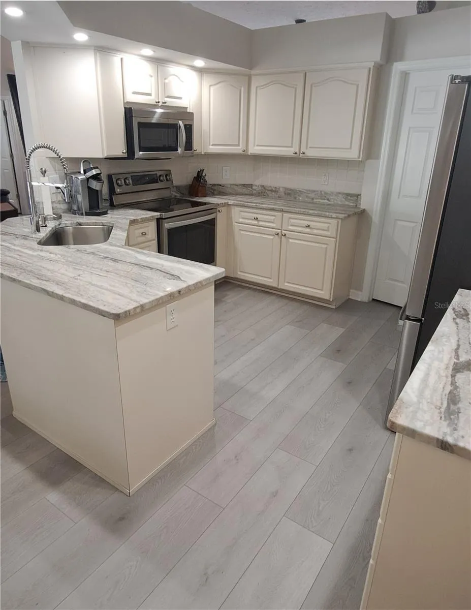 12603 ROSELAND DRIVE New Port Richey, FL 34654