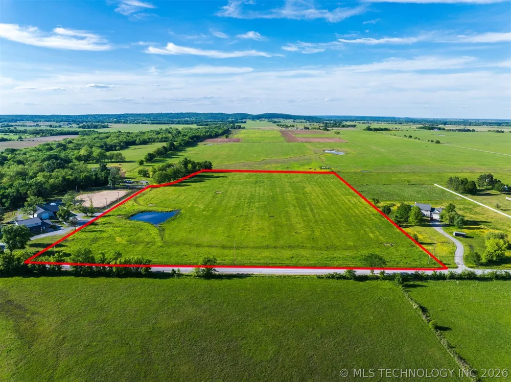 15 E 450 ROAD Pryor, OK 74361