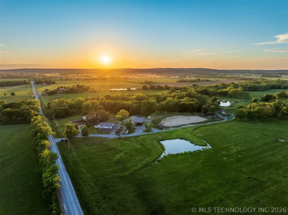 15 E 450 ROAD Pryor, OK 74361