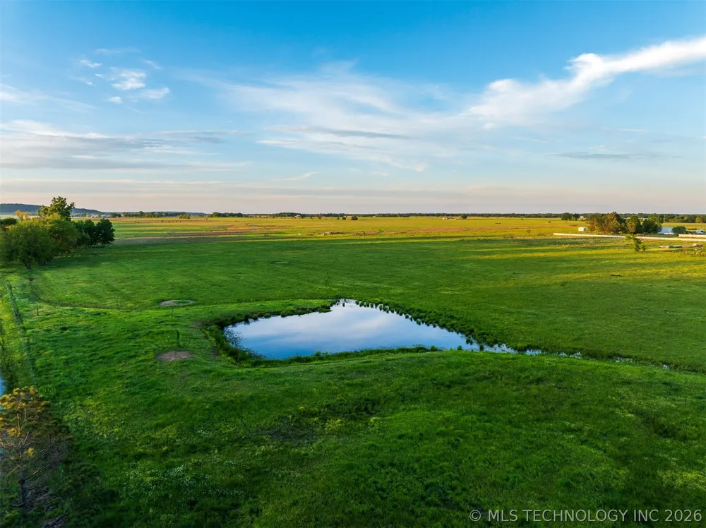 15 E 450 ROAD Pryor, OK 74361