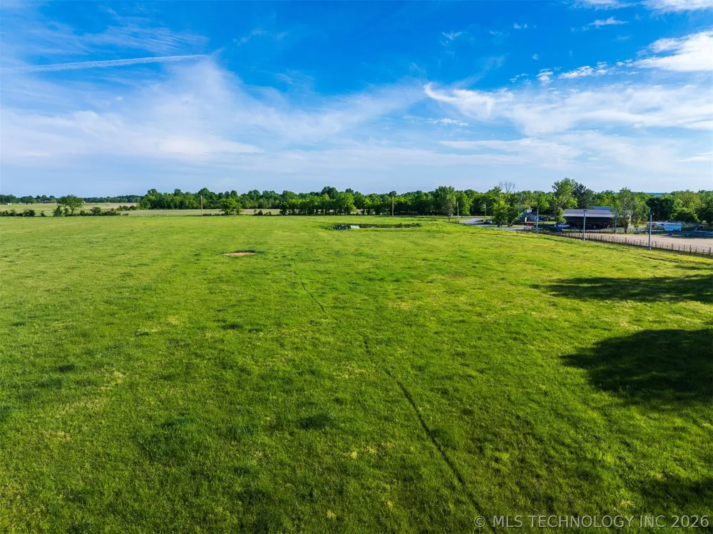 15 E 450 ROAD Pryor, OK 74361