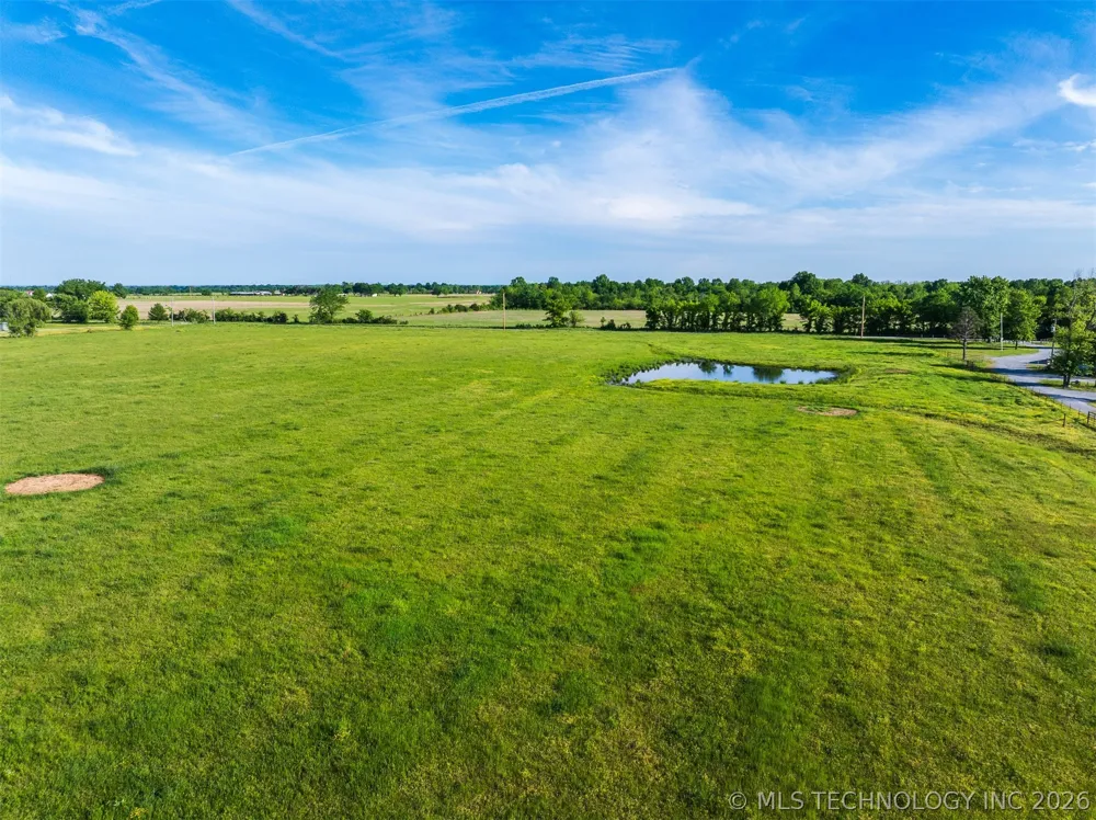15 E 450 ROAD Pryor, OK 74361