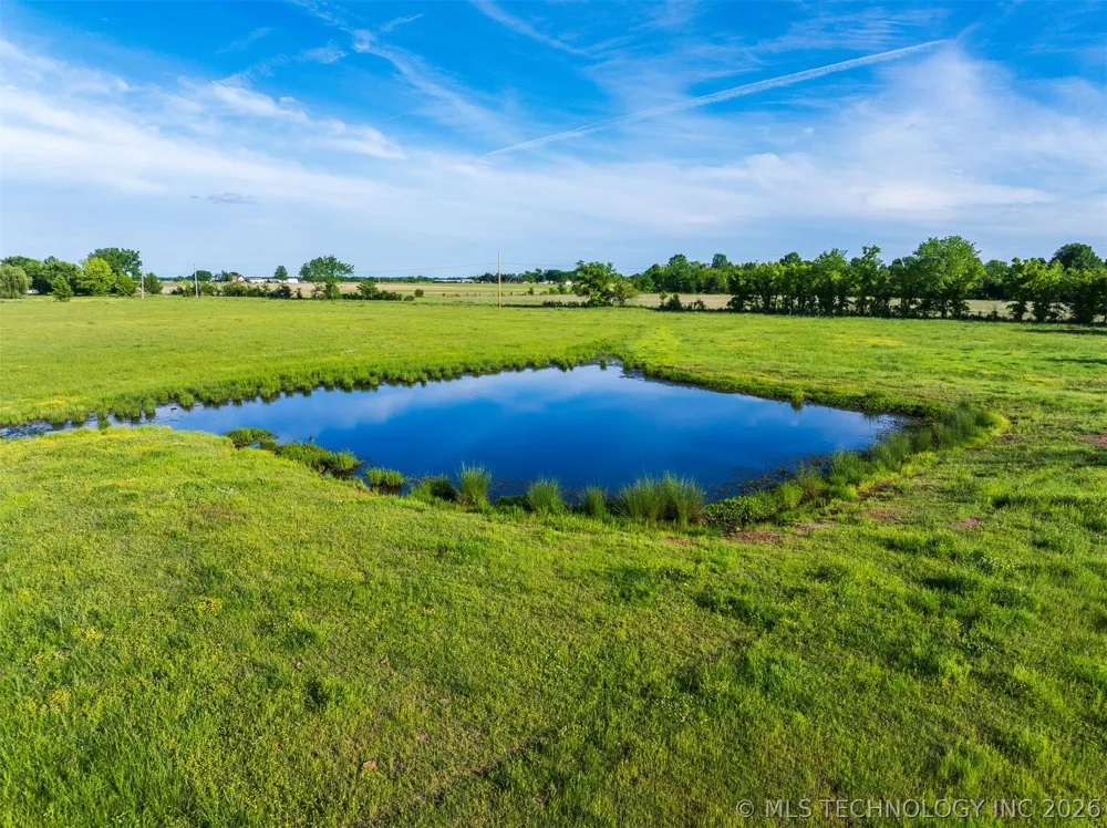 15 E 450 ROAD Pryor, OK 74361