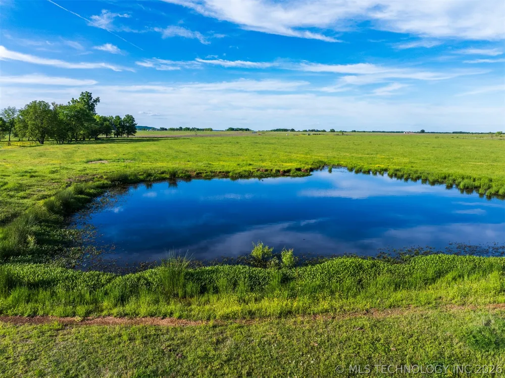 15 E 450 ROAD Pryor, OK 74361