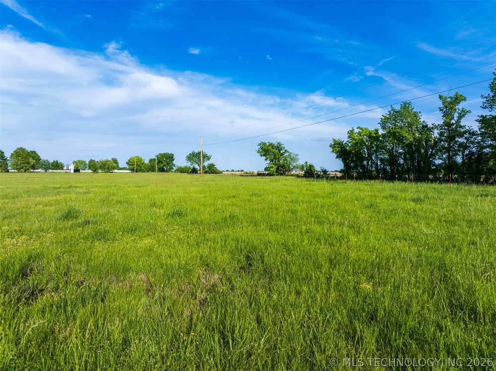 15 E 450 ROAD Pryor, OK 74361