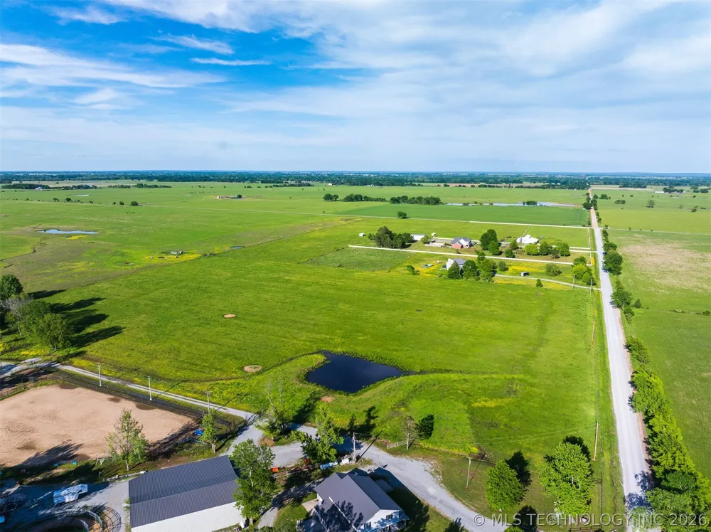 15 E 450 ROAD Pryor, OK 74361