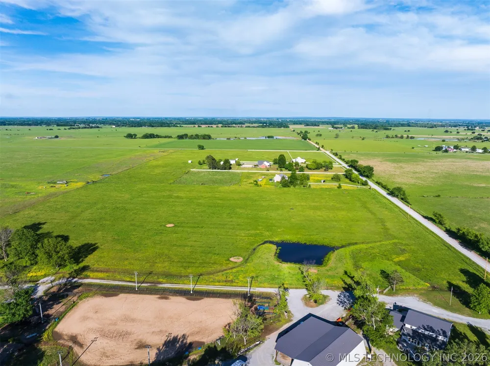 15 E 450 ROAD Pryor, OK 74361
