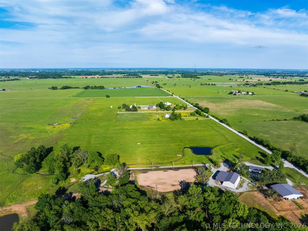 15 E 450 ROAD Pryor, OK 74361