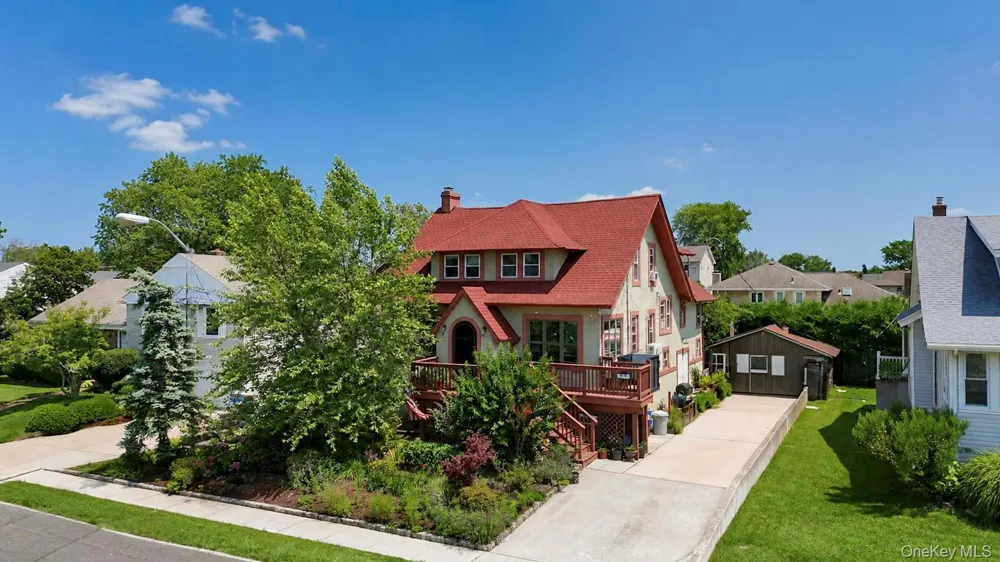 359 Roosevelt Avenue Freeport, NY 11520