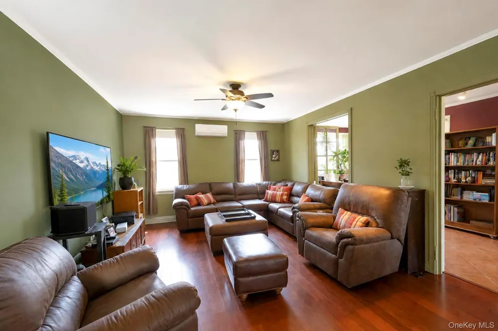 359 Roosevelt Avenue Freeport, NY 11520