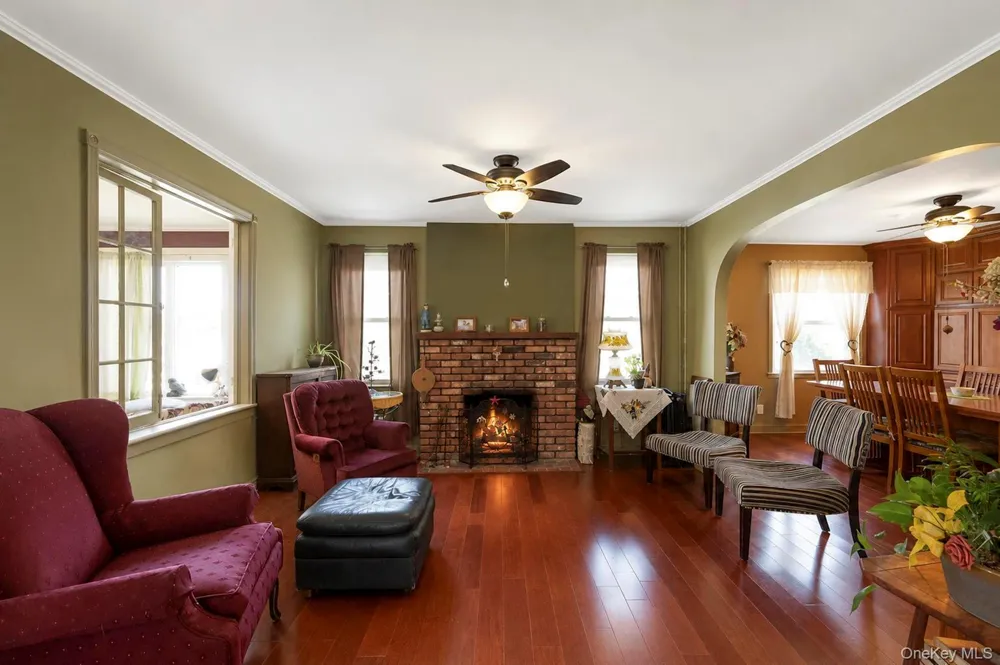 359 Roosevelt Avenue Freeport, NY 11520