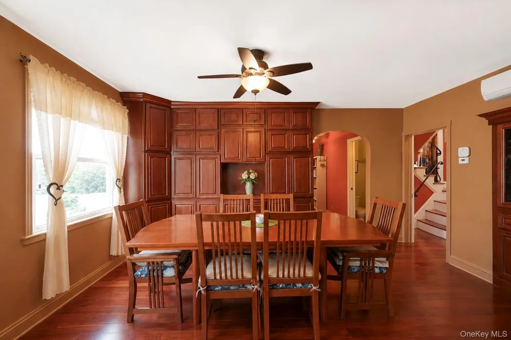 359 Roosevelt Avenue Freeport, NY 11520