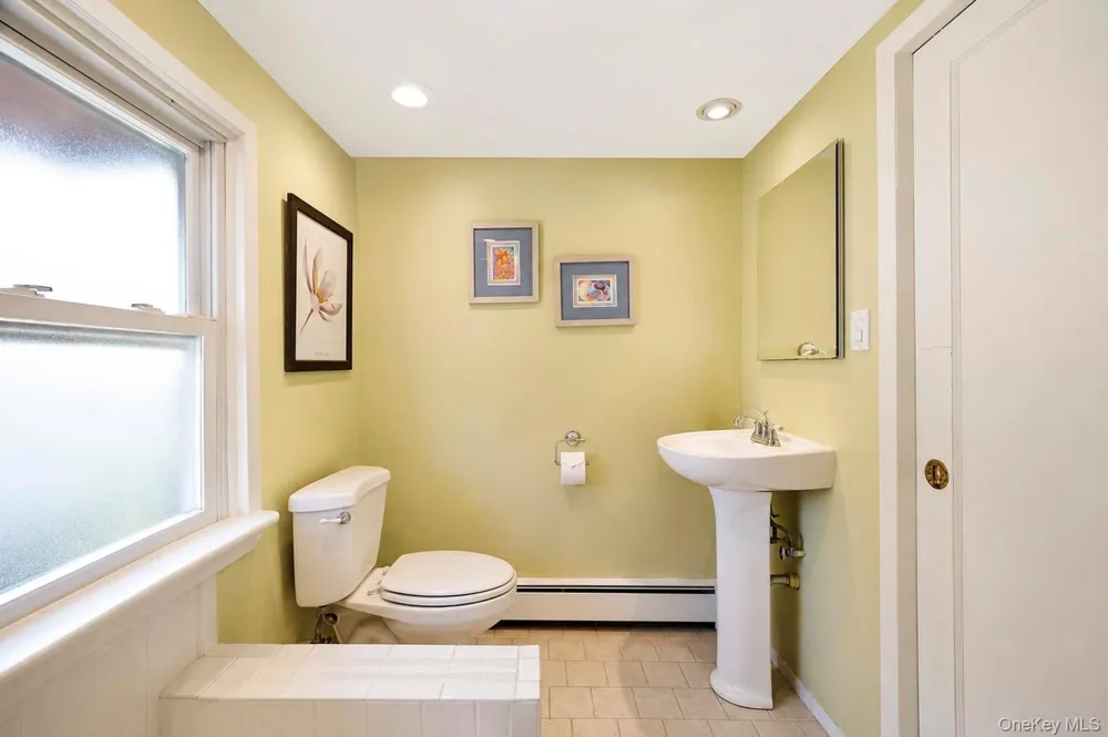 359 Roosevelt Avenue Freeport, NY 11520