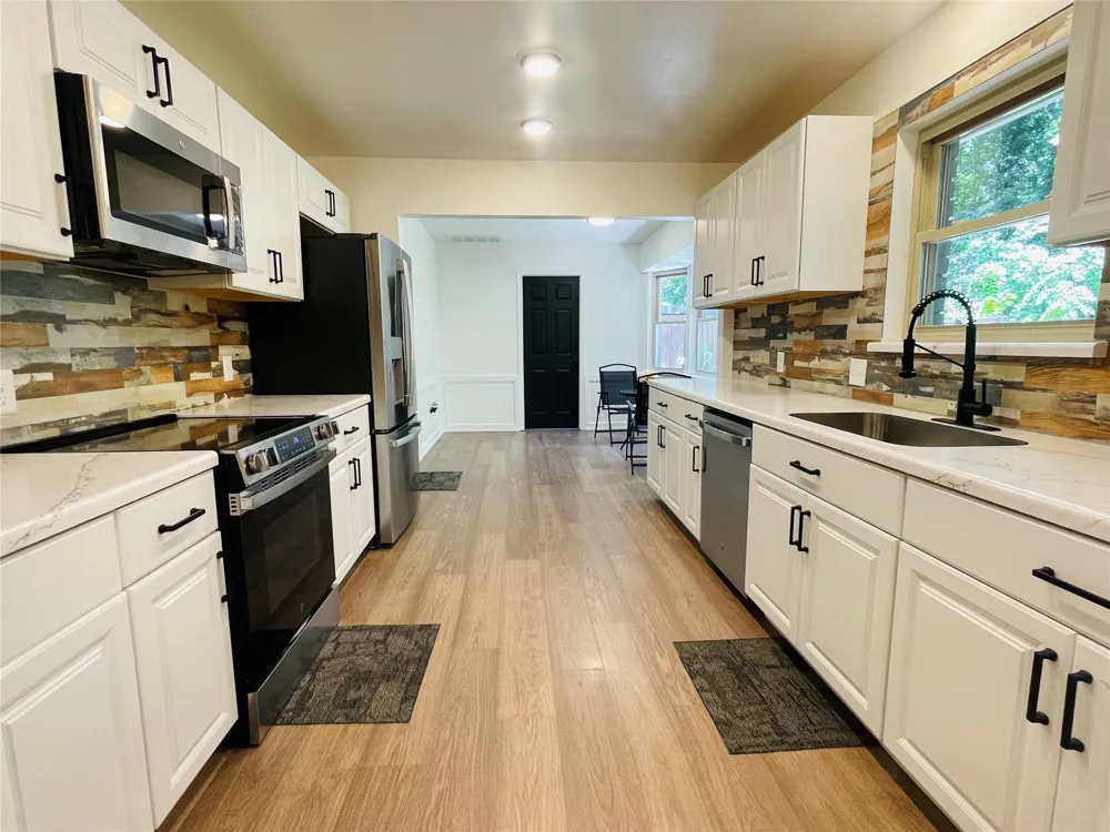 7713 S Glenwood Court Broken Arrow, OK 74011