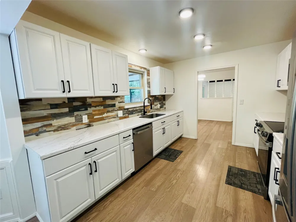 7713 S Glenwood Court Broken Arrow, OK 74011