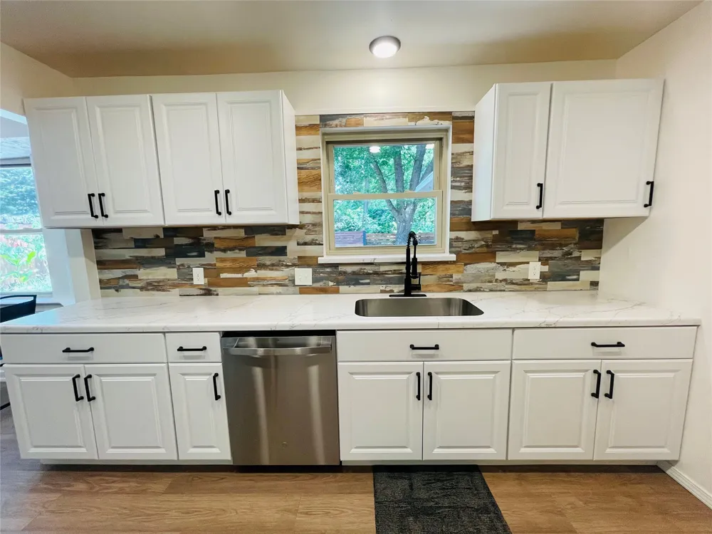 7713 S Glenwood Court Broken Arrow, OK 74011
