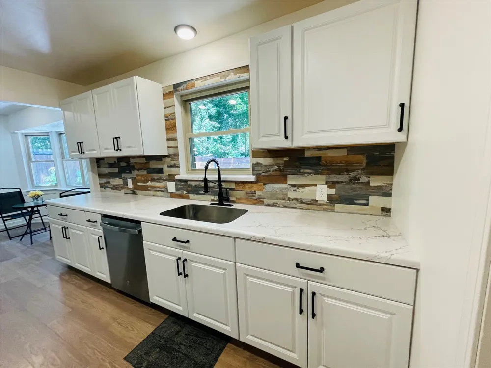 7713 S Glenwood Court Broken Arrow, OK 74011
