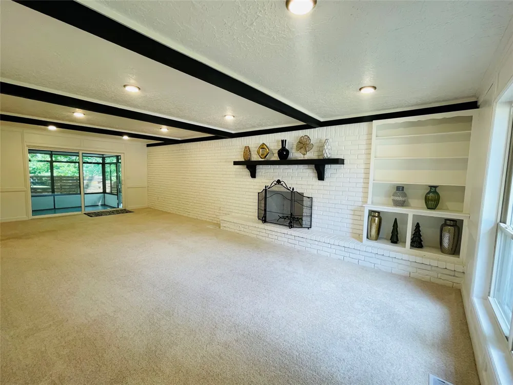 7713 S Glenwood Court Broken Arrow, OK 74011
