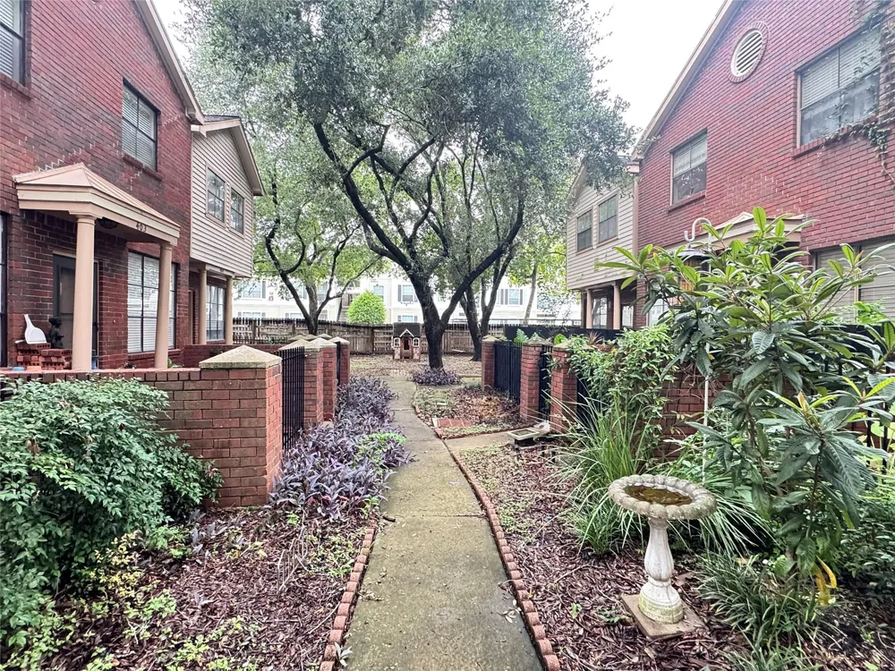 1103 Dulles Avenue #504 Stafford, TX 77477