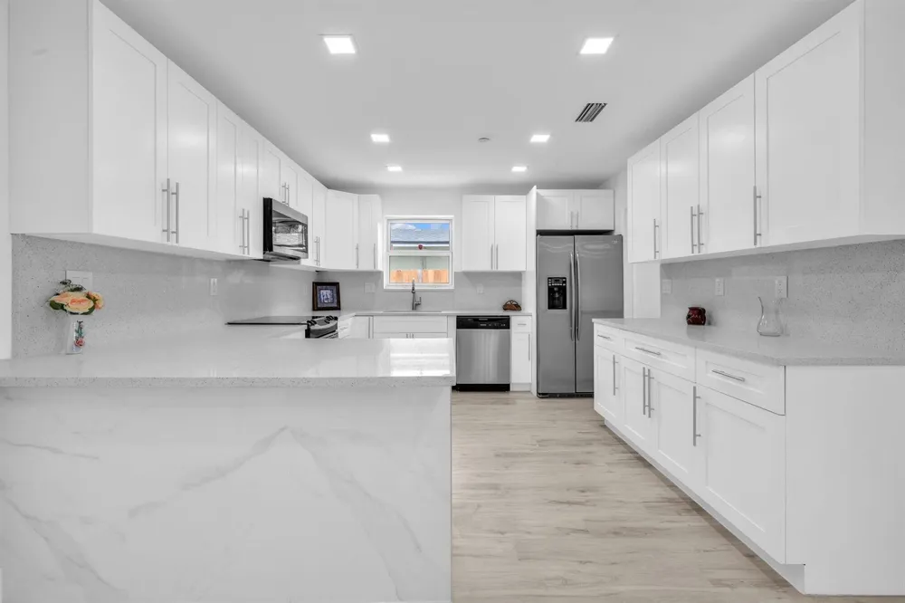 4872 NW 6TH COURT Plantation, FL 33317