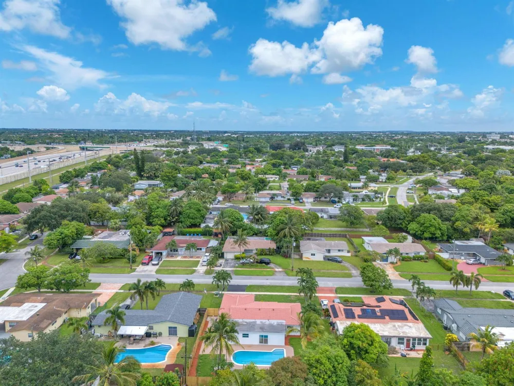 4872 NW 6TH COURT Plantation, FL 33317