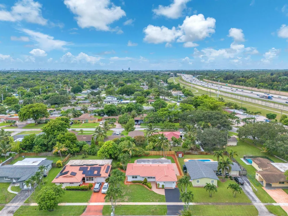 4872 NW 6TH COURT Plantation, FL 33317