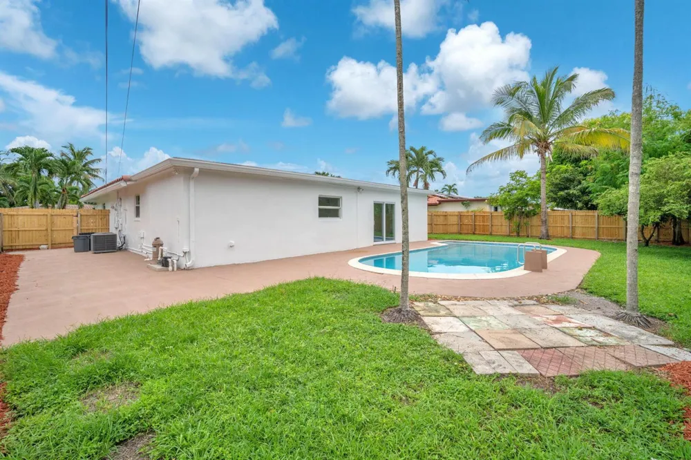 4872 NW 6TH COURT Plantation, FL 33317
