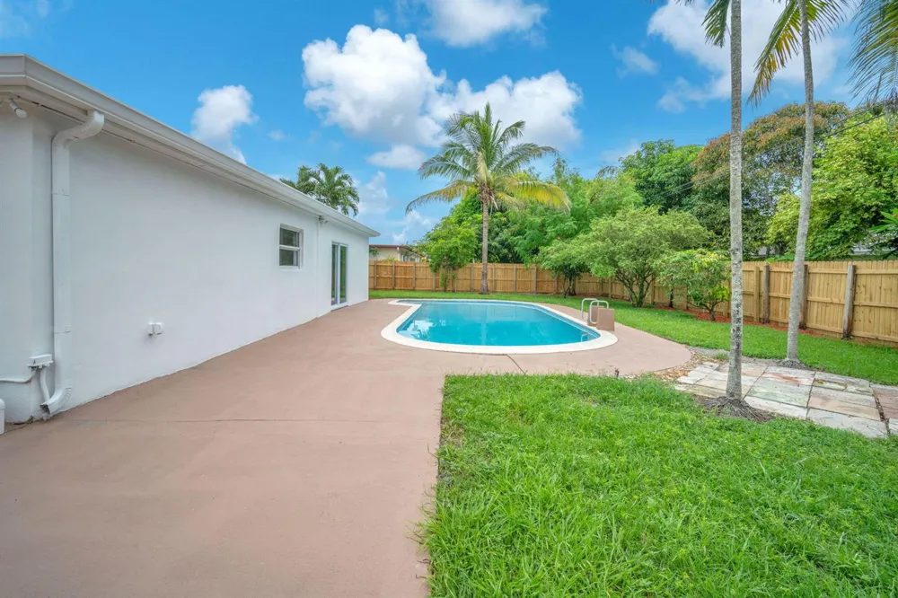 4872 NW 6TH COURT Plantation, FL 33317