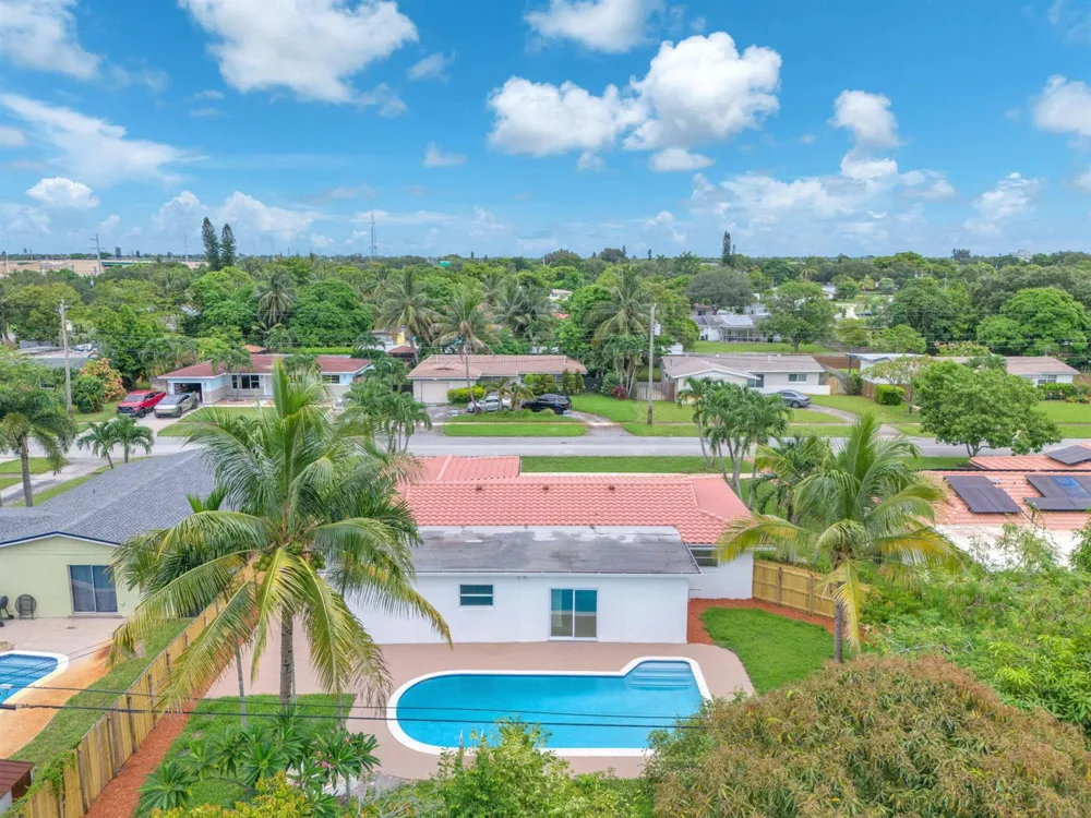 4872 NW 6TH COURT Plantation, FL 33317