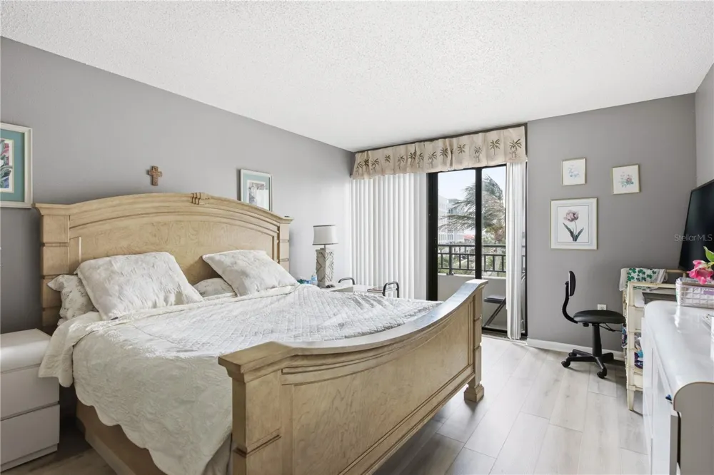 800 S GULFVIEW BOULEVARD #403 Clearwater Beach, FL 33767