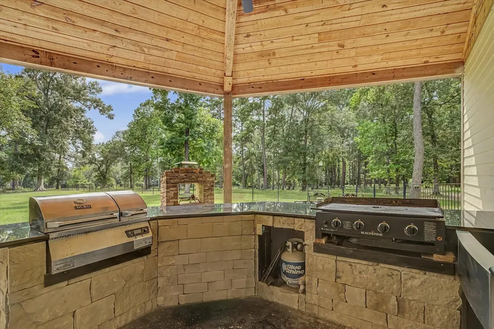 26816 Vista Meadow Court Huffman, TX 77336