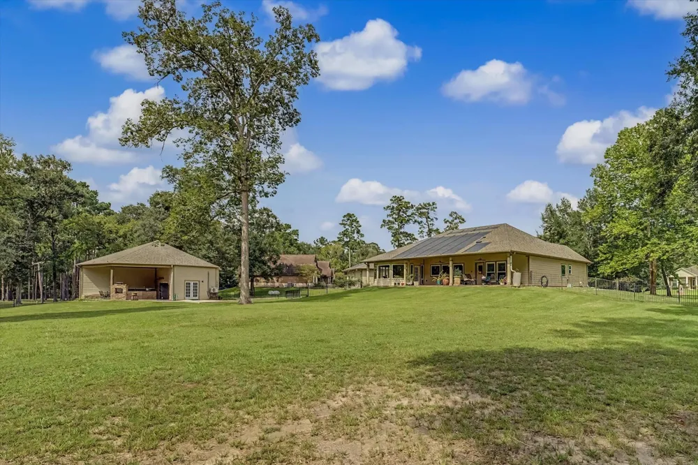 26816 Vista Meadow Court Huffman, TX 77336