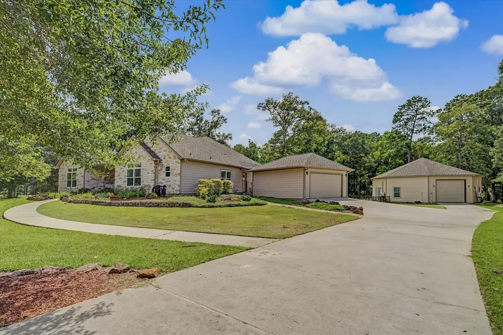 26816 Vista Meadow Court Huffman, TX 77336
