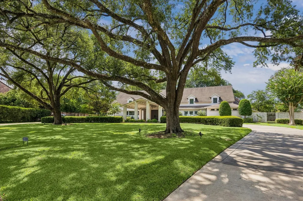 5524 Sturbridge Drive Houston, TX 77056