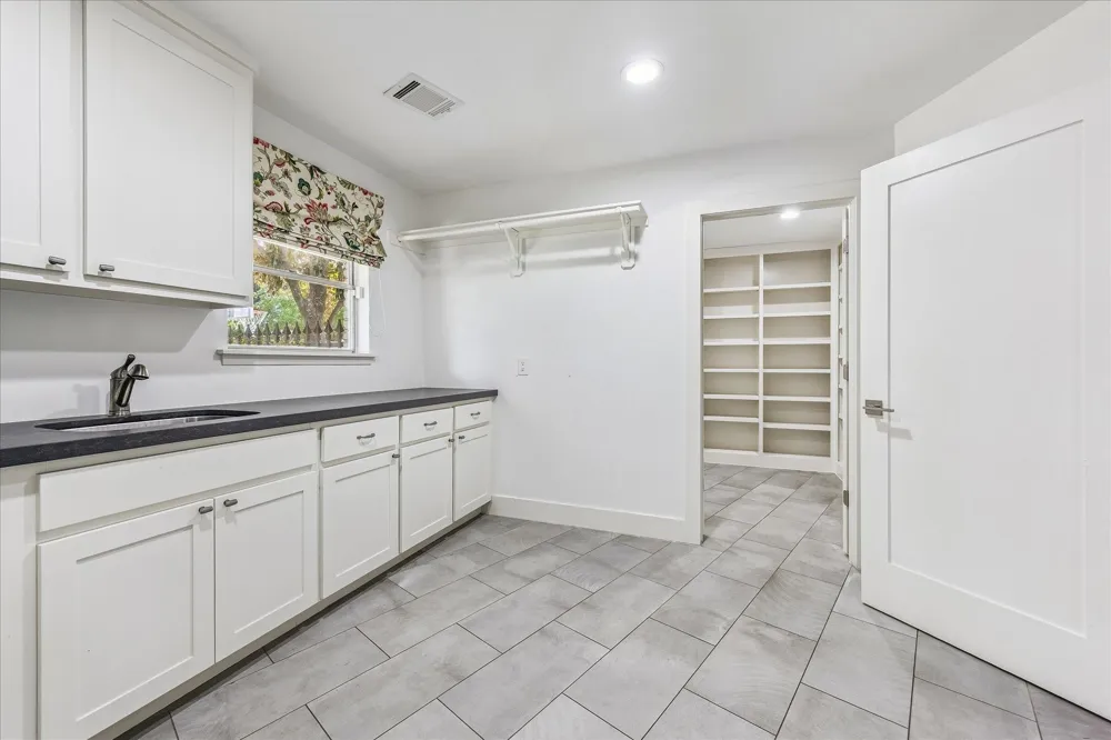 5524 Sturbridge Drive Houston, TX 77056