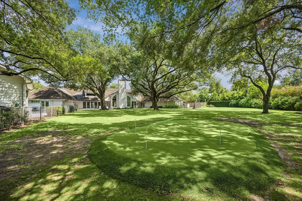 5524 Sturbridge Drive Houston, TX 77056