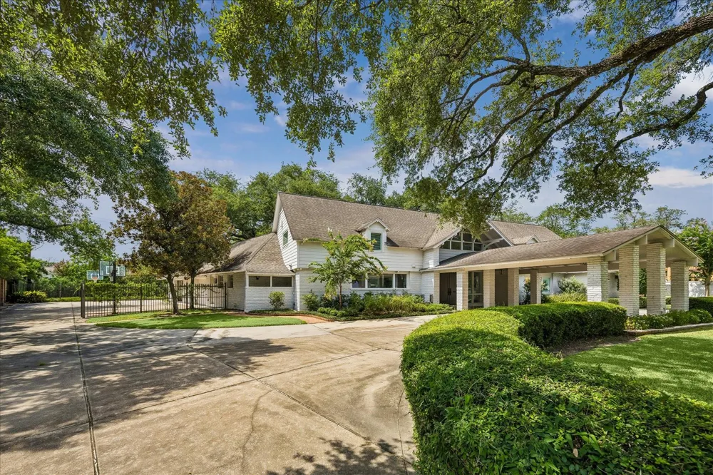 5524 Sturbridge Drive Houston, TX 77056