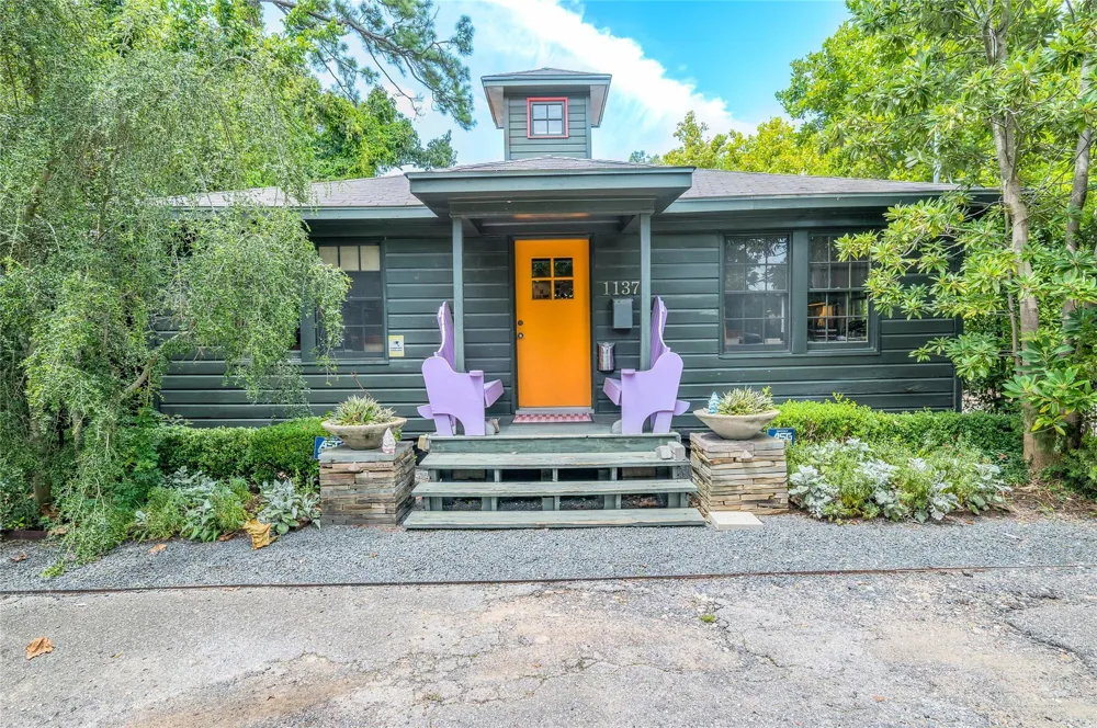 1137 W 26th Street Houston, TX 77008