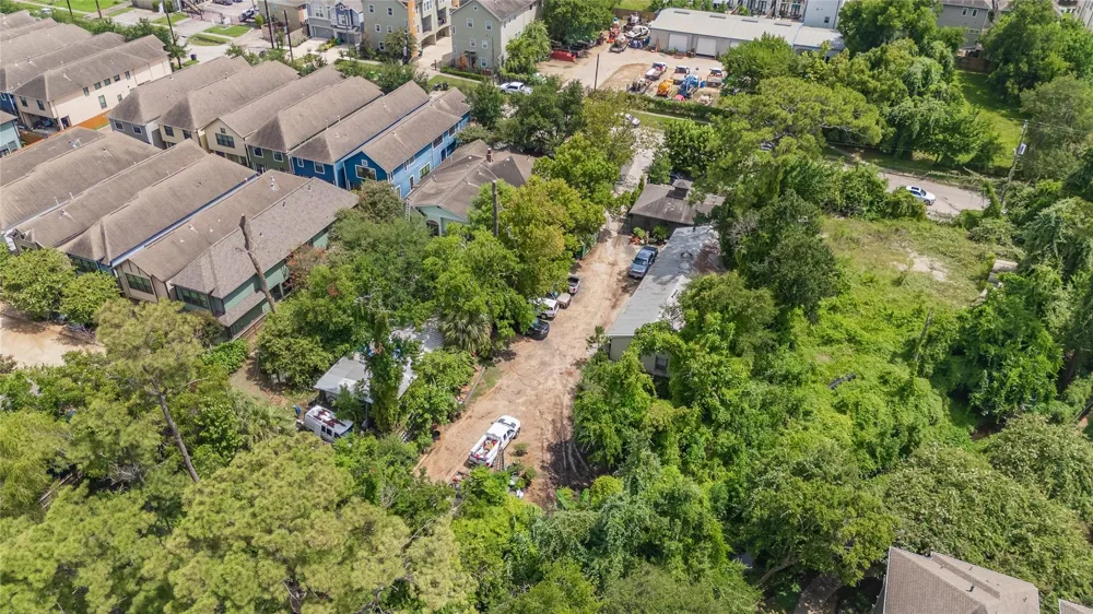 1137 W 26th Street Houston, TX 77008