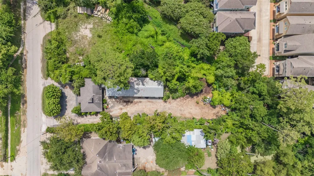 1137 W 26th Street Houston, TX 77008