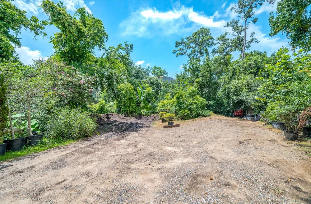 1137 W 26th Street Houston, TX 77008