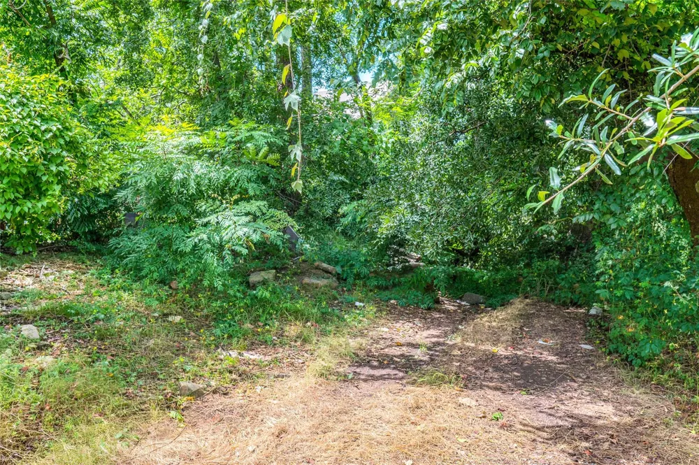 1137 W 26th Street Houston, TX 77008