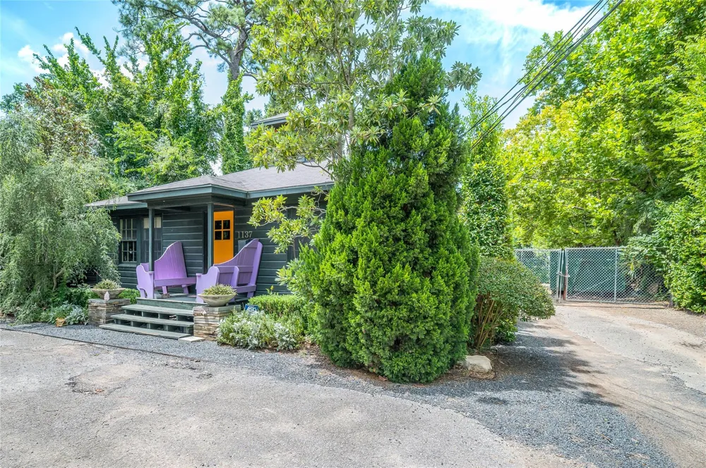 1137 W 26th Street Houston, TX 77008