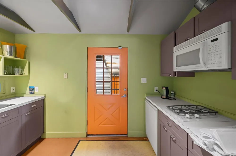 1137 W 26th Street Houston, TX 77008