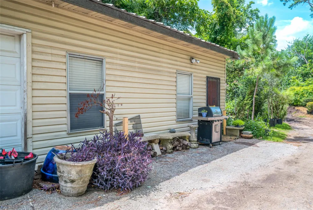 1137 W 26th Street Houston, TX 77008